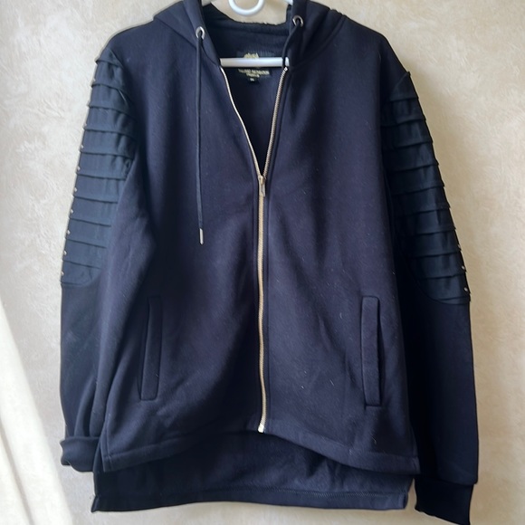 Tailored Recreation Premium Black Sweatshirt - Picture 3 of 6